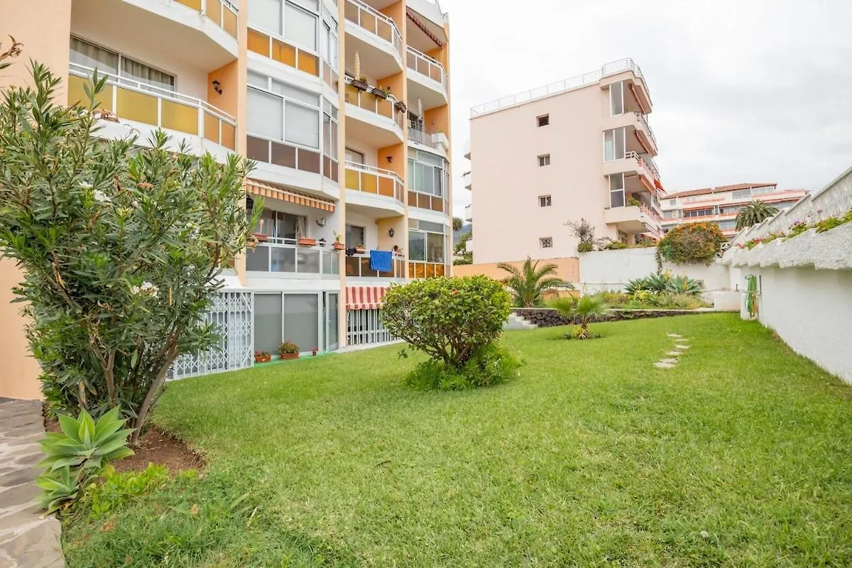 Salamander Vacational Home With Balcony And Fantastic Views contacts